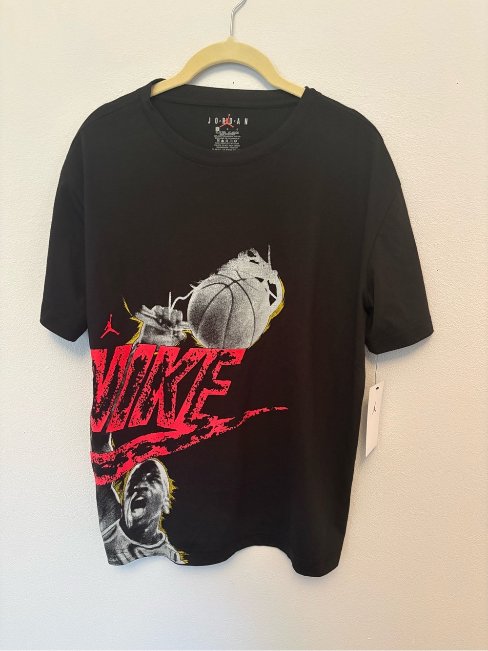 Kids Jordan Black Short-Sleeve Graphic Basketball Tee with Red Accent